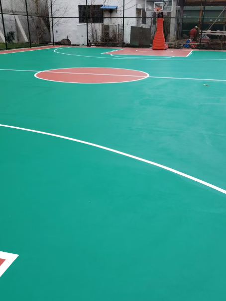 天长 球场长期使用易出现地面开裂